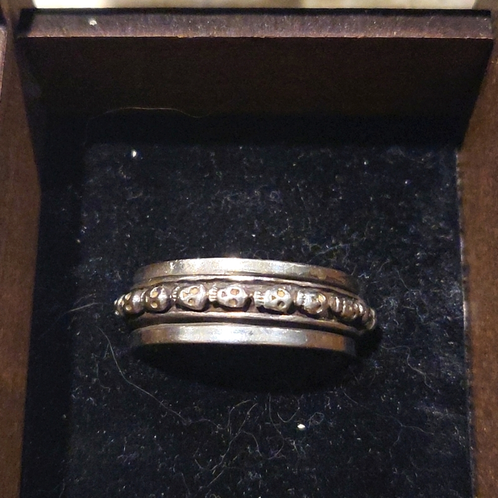Sterling skull spinner ring size 10